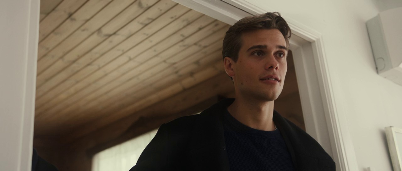 Good Boy (2022) BluRay Hindi + Tamil + Telugu 720p x264 AVC AAC 2.0.mkv.0002